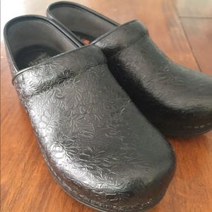 Dansko XP nurse clogs